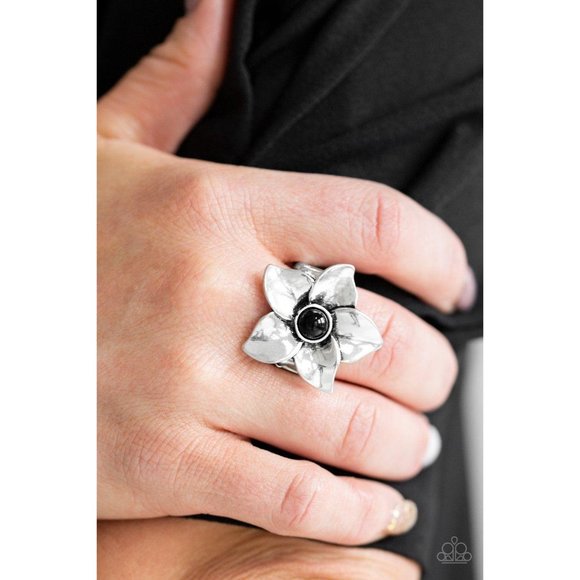 Paparazzi Accessories Jewelry - Ask For Flowers - Black Stretchy Ring
